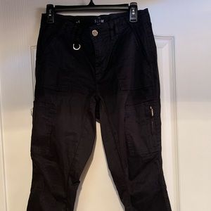 White House Black Market Slim Cargo Crop size 6